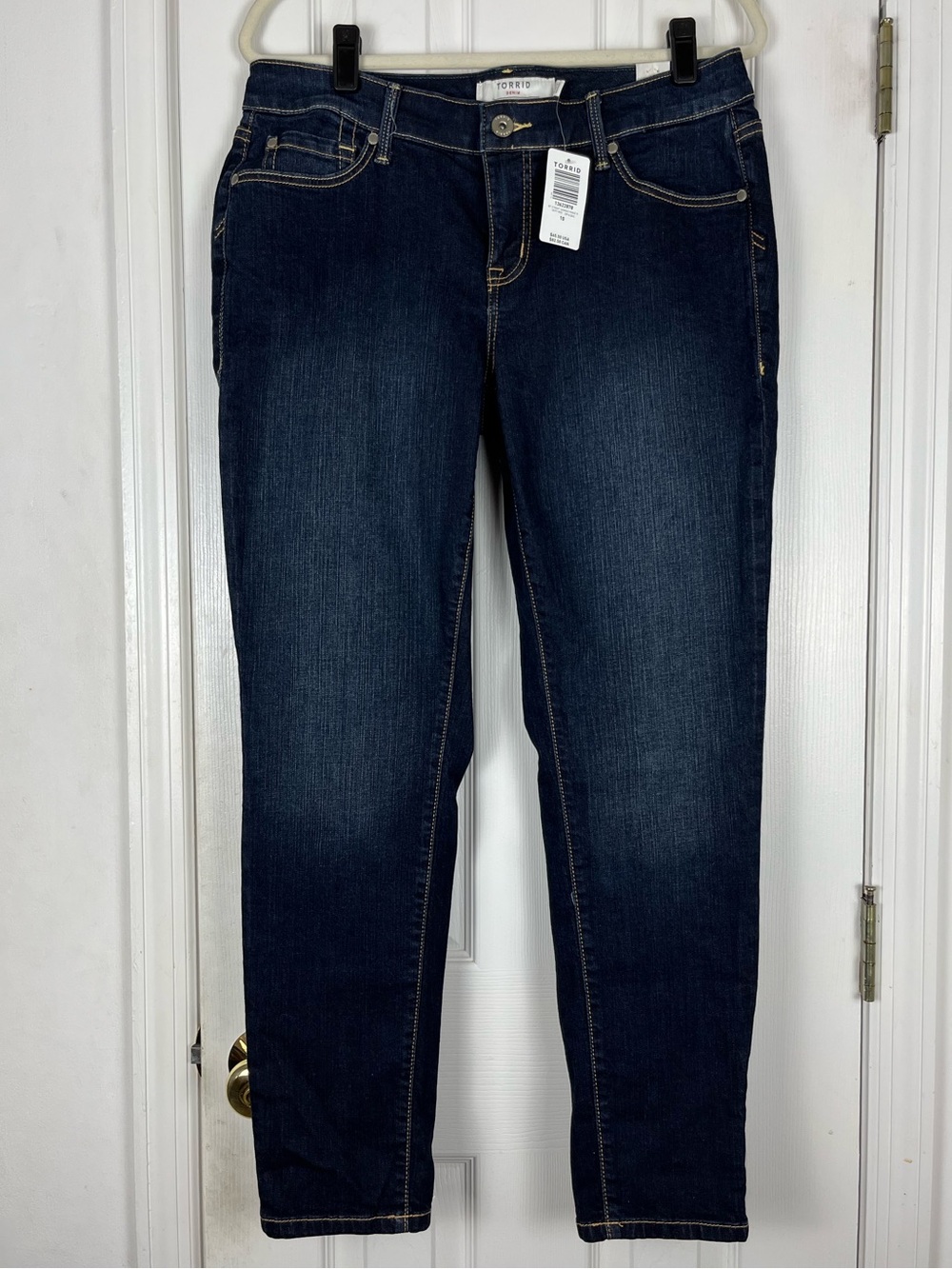 NWT Torrid Denim Boyfriend Straight Sanded Rinse Jeans 10R Stretch